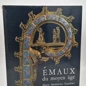 Emaux du moyen age occidental par marie-madeleine gauthier edité par fribourg, office du livre